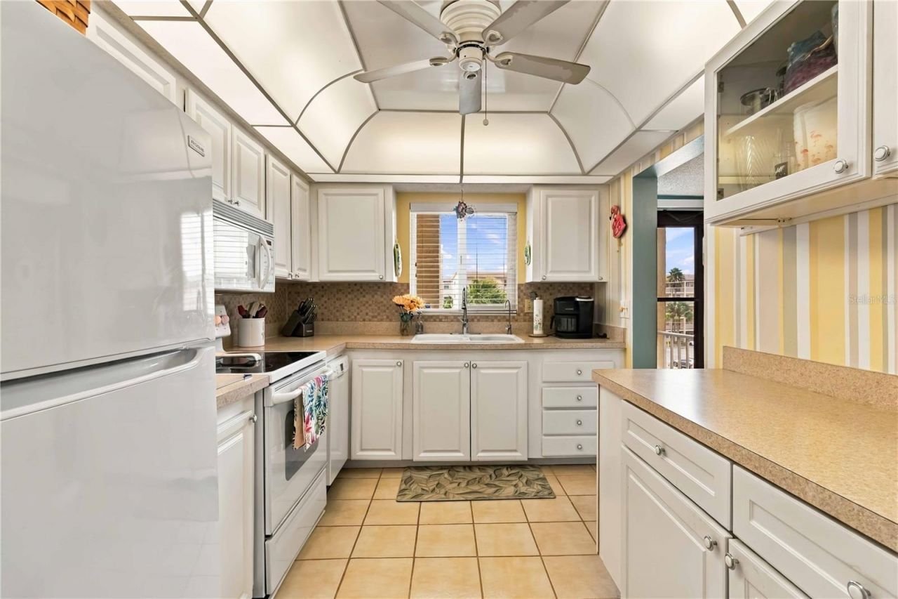 3617 Lake Bayshore Drive , Unit 401, Bradenton, FL 34205 Photo