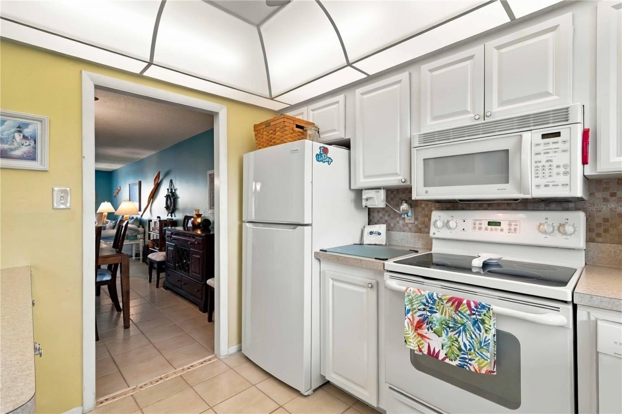 3617 Lake Bayshore Drive , Unit 401, Bradenton, FL 34205 Photo