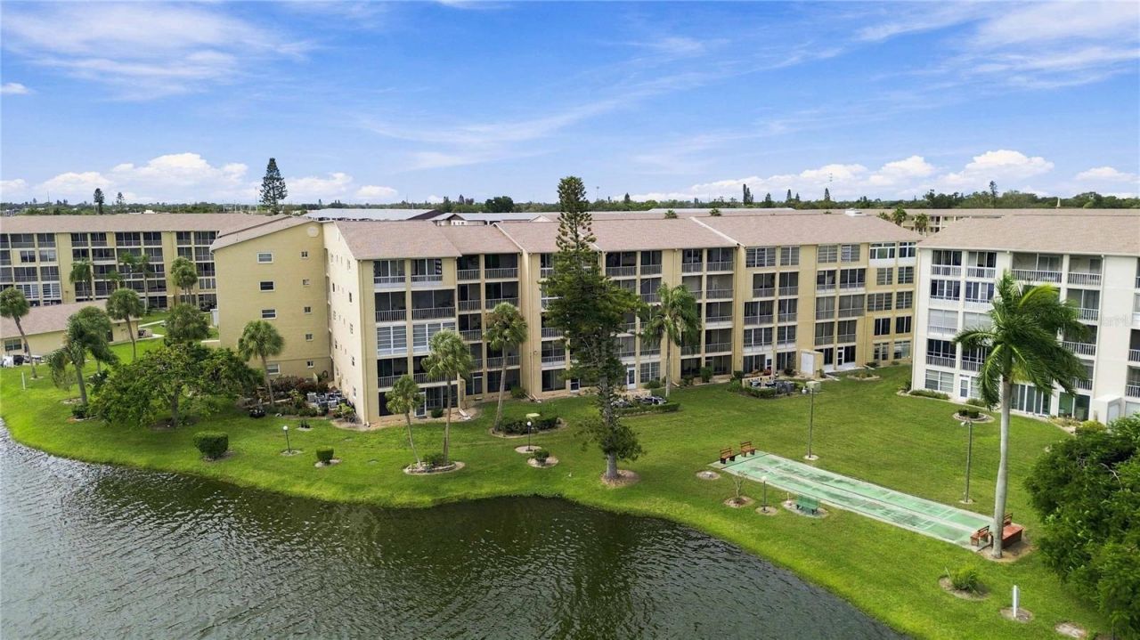 3617 Lake Bayshore Drive , Unit 401, Bradenton, FL 34205 Photo