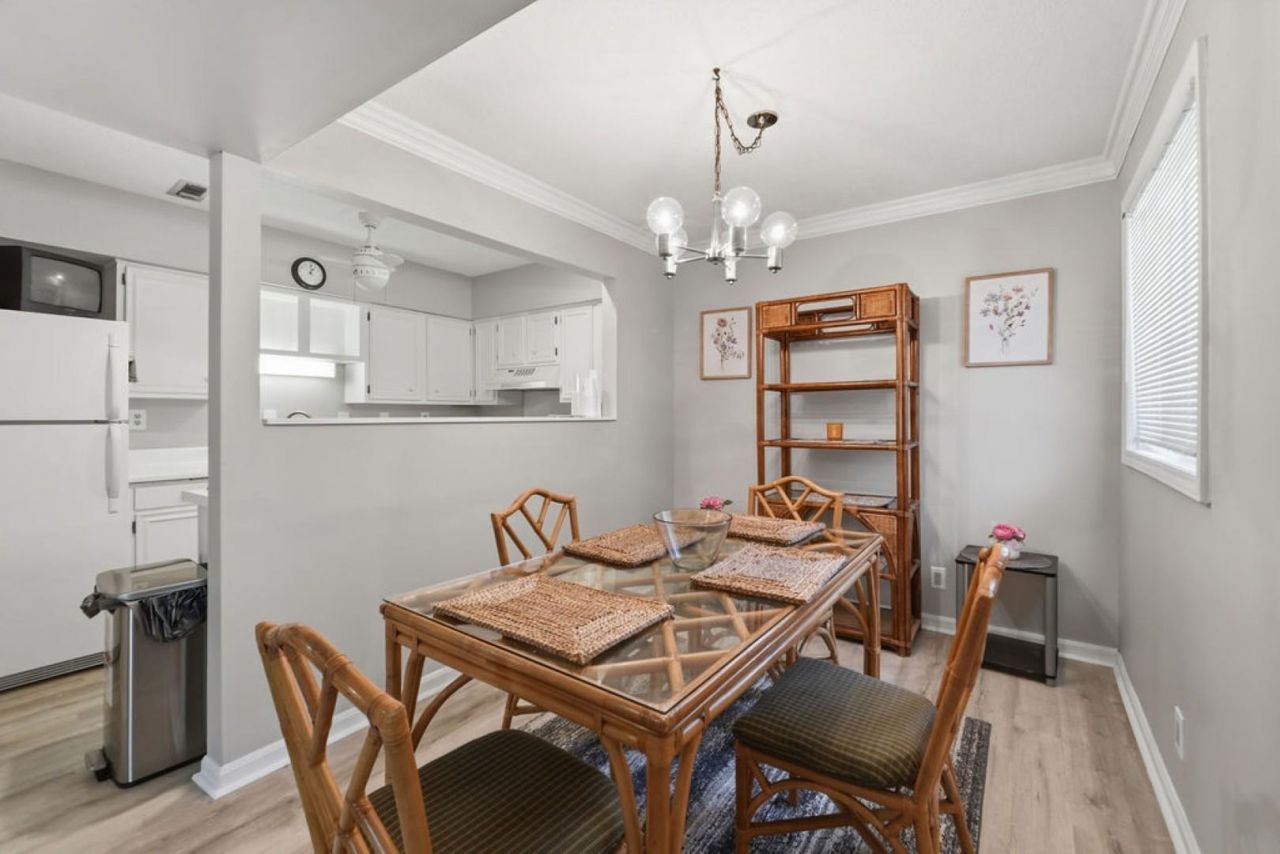 10301 N Kings Hwy. Photo 10
