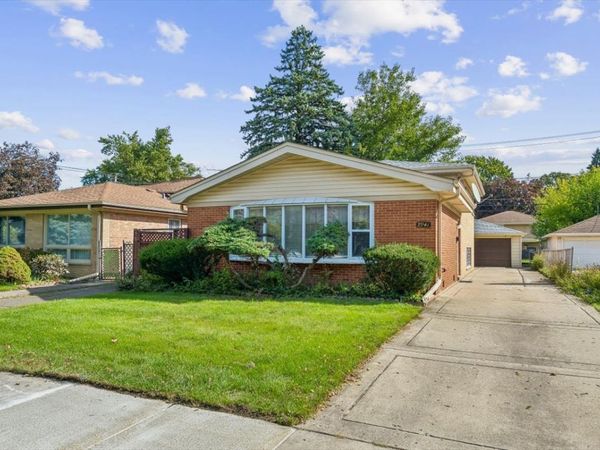 8941 Moody Avenue , Morton Grove, IL 60053