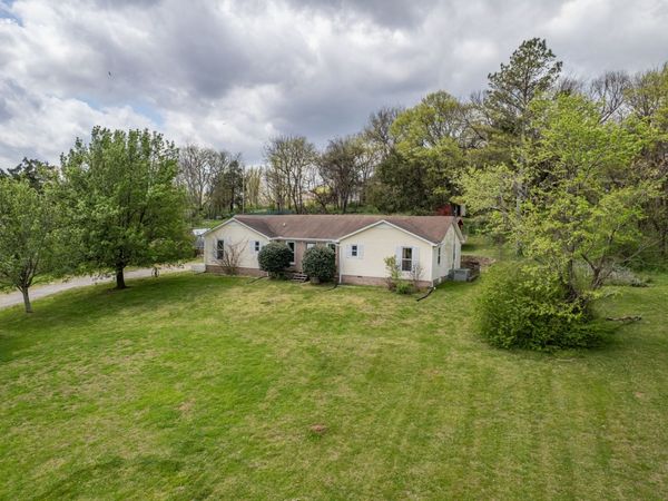511 N Main St , Cornersville, TN 37047