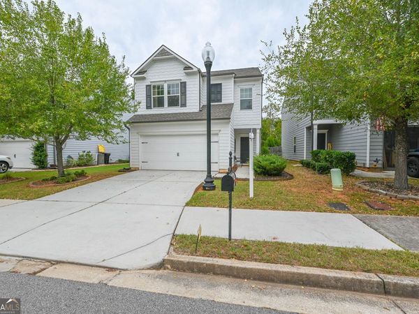102 Newnan Lakes Drive, Newnan, GA 30263