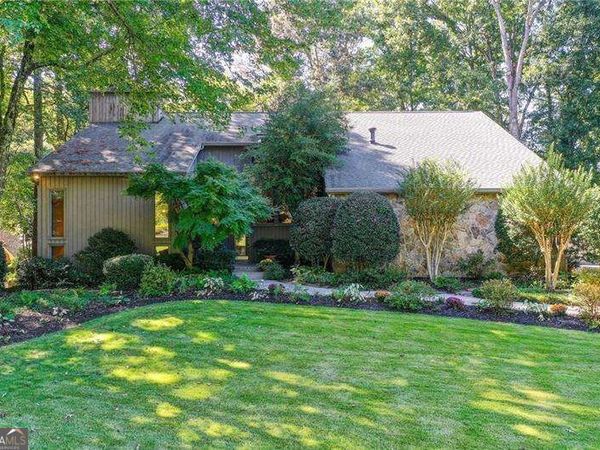 1075 Riverside Trace, Sandy Springs, GA 30328