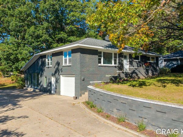 16597 152nd Avenue, Spring Lake, MI 49456