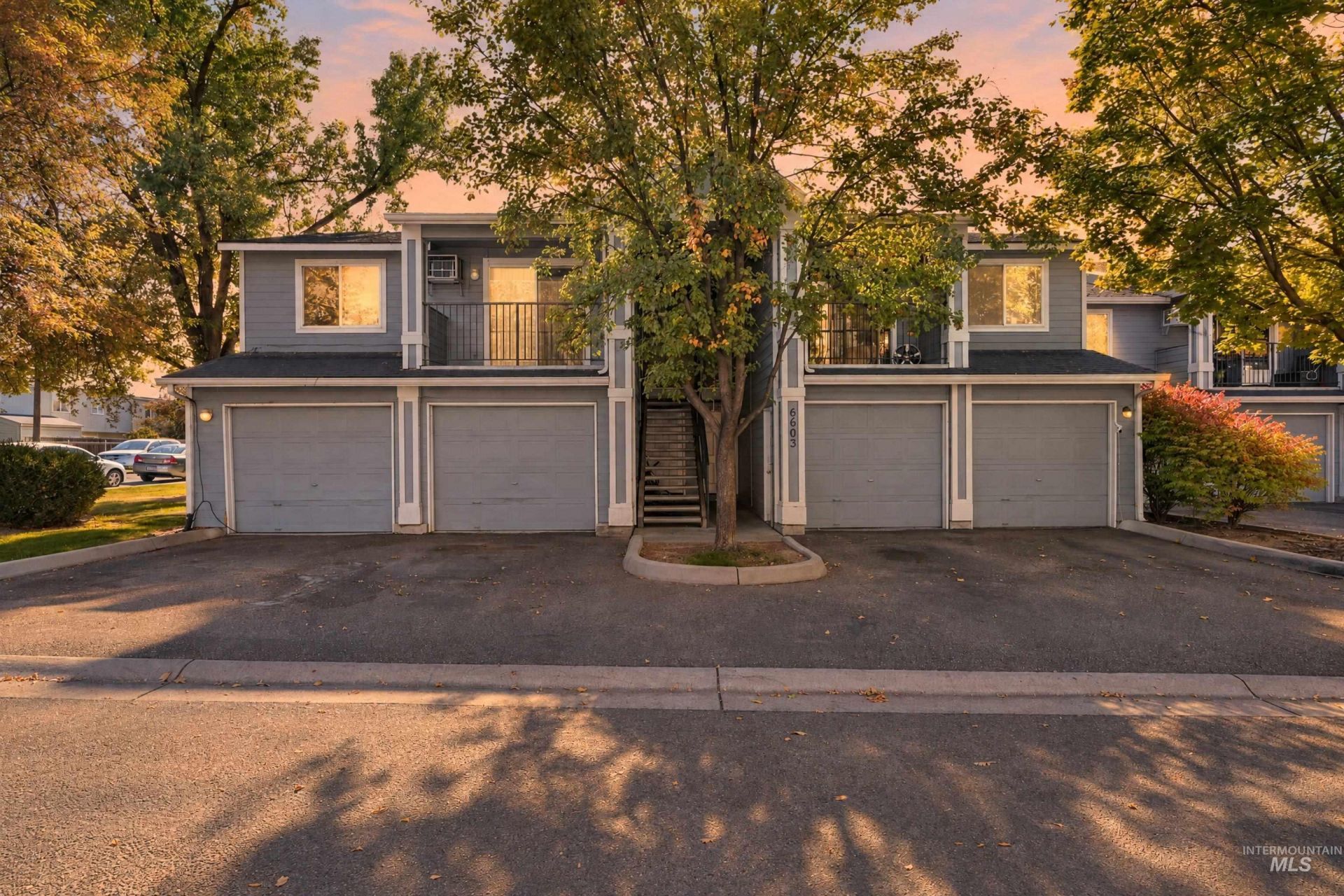 6603 W Clinton Ln, Boise, ID 83704 Main Photo