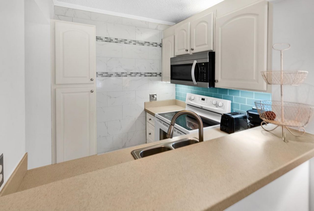 415 Ocean Creek Dr.  Photo 11