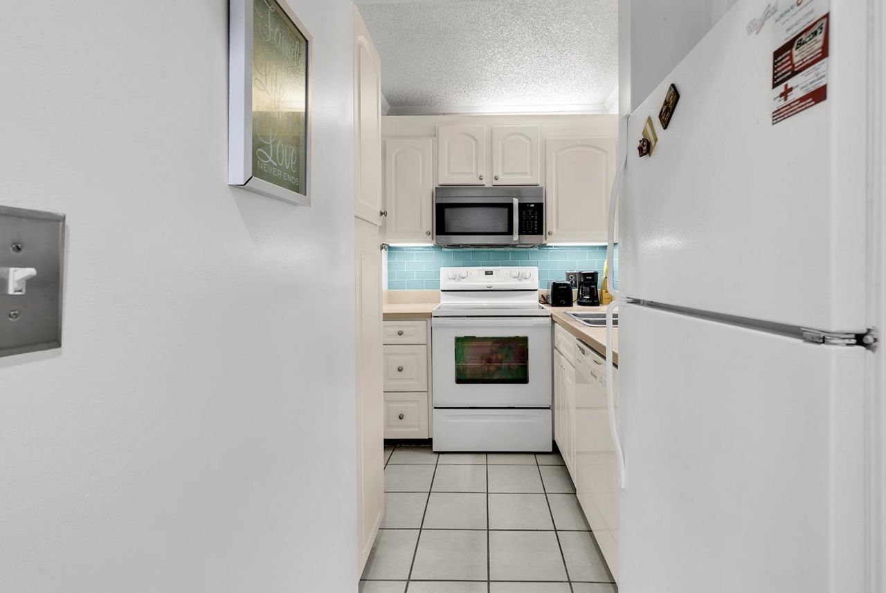 415 Ocean Creek Dr.  Photo 8