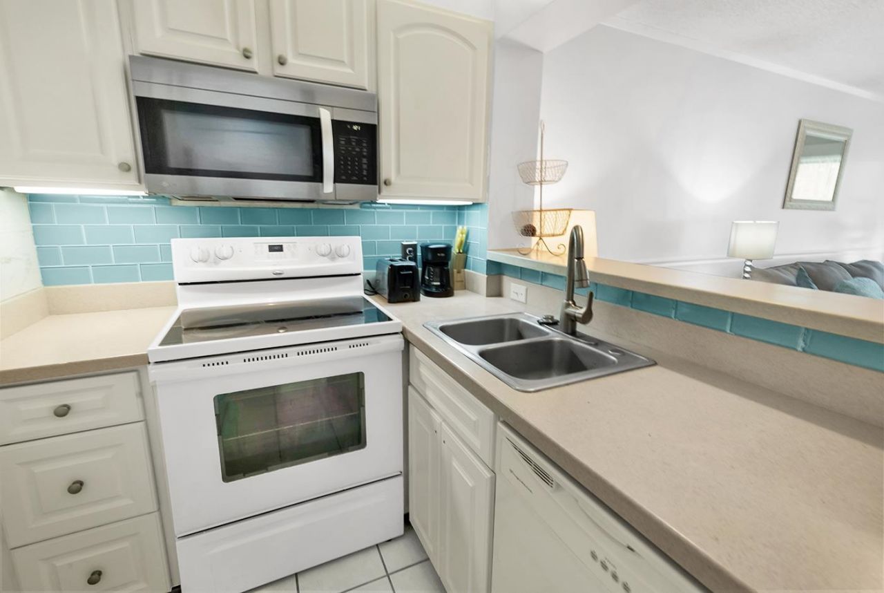 415 Ocean Creek Dr.  Photo 9