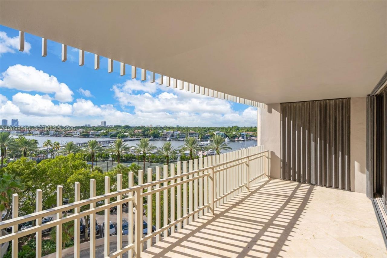 2 Grove Isle Dr, Unit B606, Miami, FL 33133 Photo