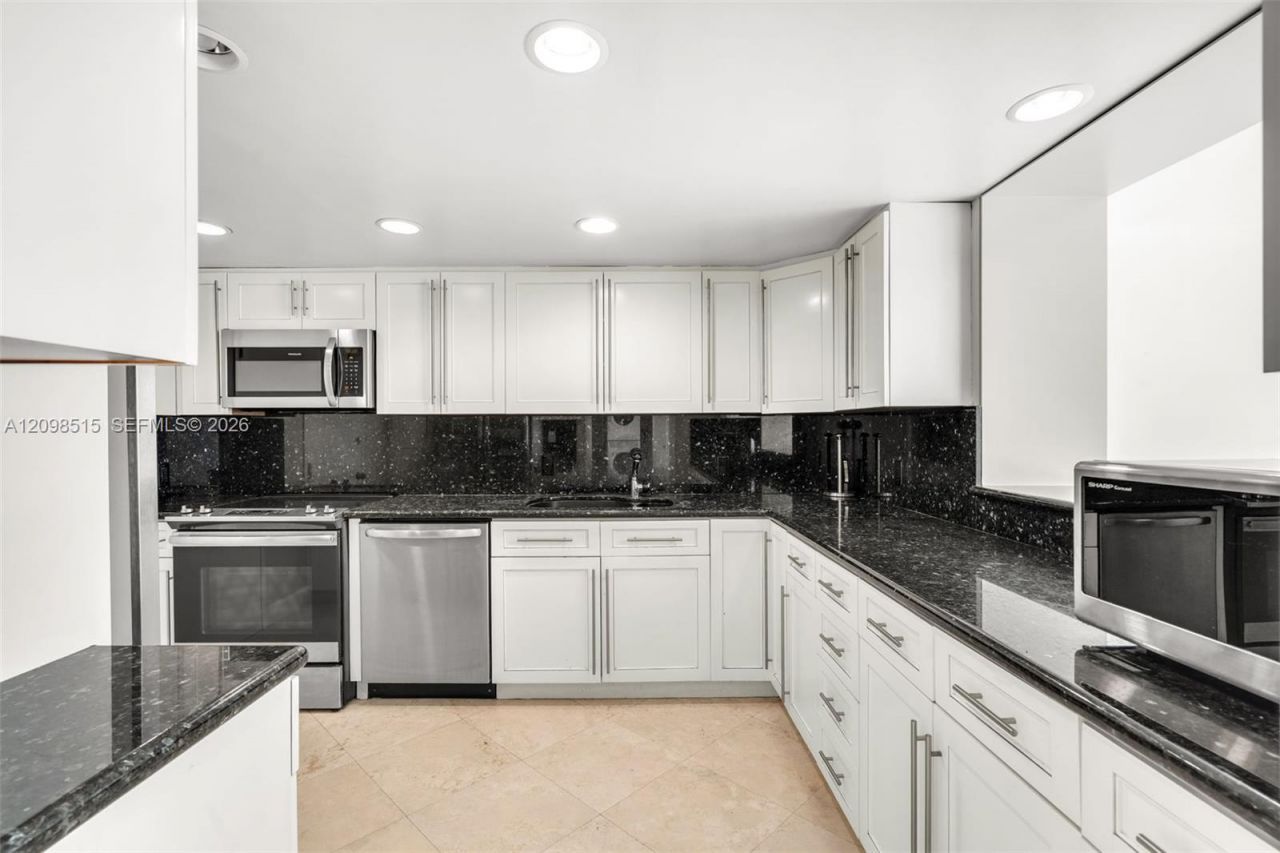 2 Grove Isle Dr, Unit B606, Miami, FL 33133 Photo