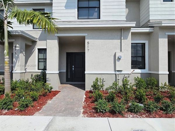 517 NE 15th St, Florida City, FL 33034