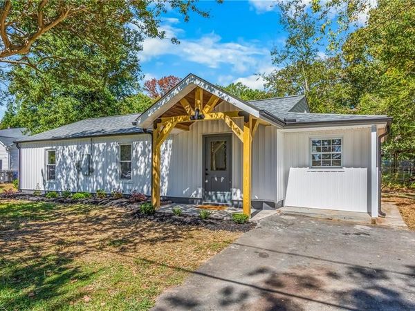 3726 Konnoak Drive , Winston-Salem, NC 27127