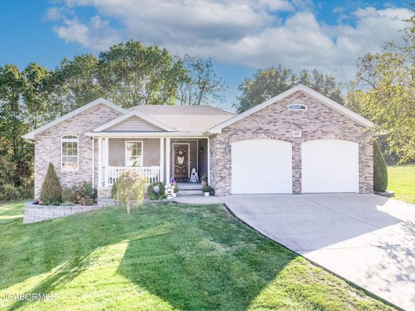415 SPRING AVENUE, Holts Summit, MO 65043