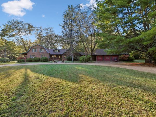1006 Remington Pl, Manchester, TN 37355