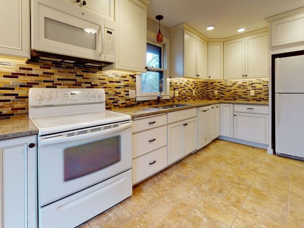 414 Bay Rd, Belchertown, MA 01007