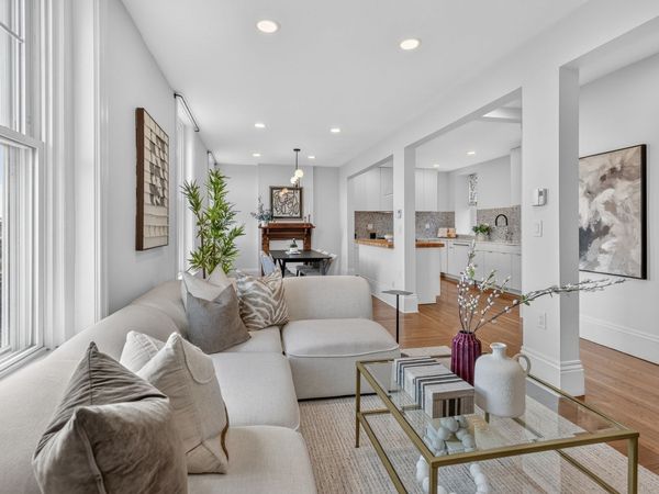 44 Beacon St, Unit 4, Chelsea, MA 02150