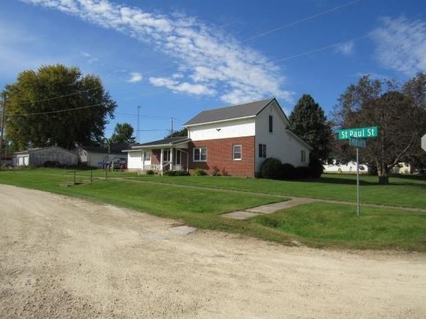 12657 St. Paul Street , Center Junction, IA 52212