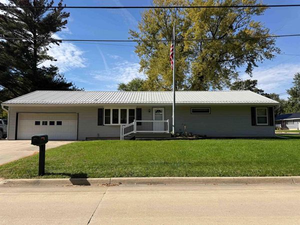 413 NW 8Th Avenue, Independence, IA 50644