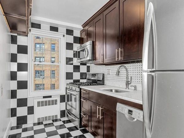 140-21 Burden Crescent , Unit 306, Briarwood, NY 11435