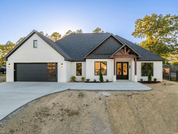121 RIDGEWAY Place, Hot Springs, AR 71901