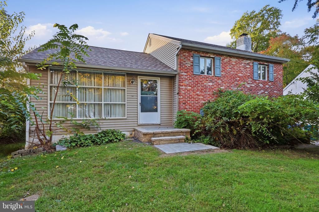 208 N Hawthorne Avenue, Langhorne, PA 19047 Main Photo