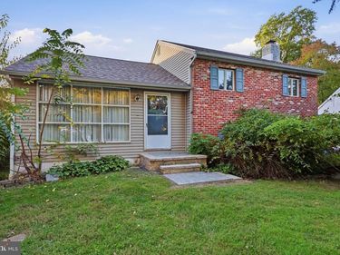 208 N HAWTHORNE AVENUE, LANGHORNE, PA 19047