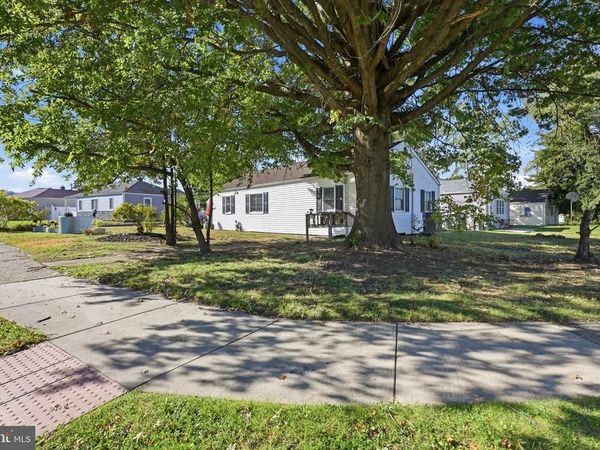 718 WOODSEDGE ROAD, WILMINGTON, DE 19804