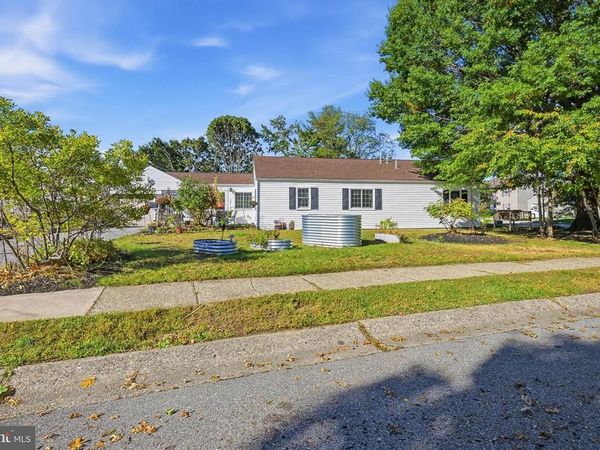 718 WOODSEDGE ROAD, WILMINGTON, DE 19804