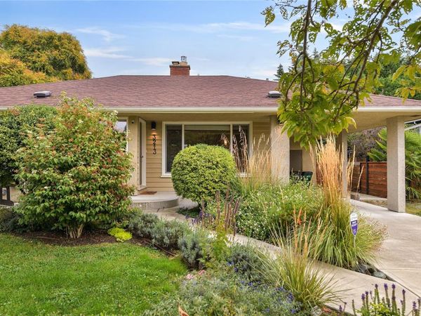 3213 Aldridge St , Saanich, BC V8P 4L7