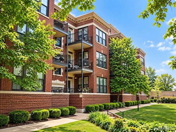527 Clara Avenue , St Louis, MO 63112
