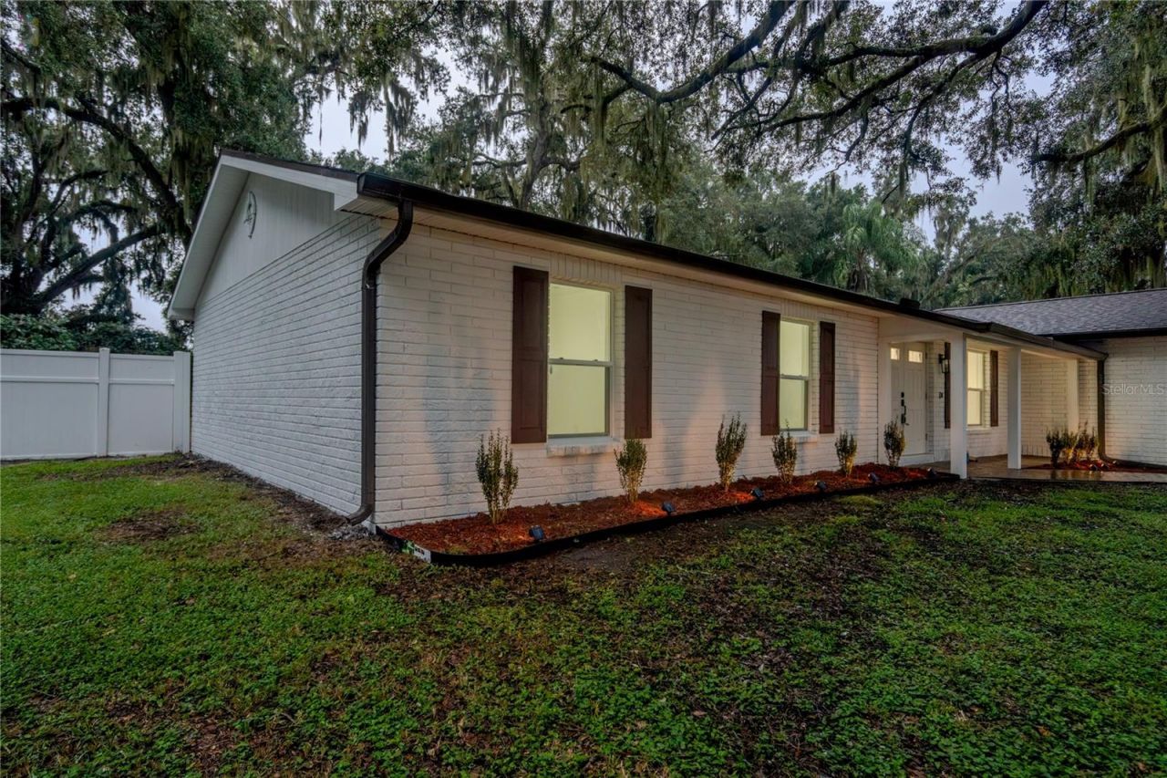 611 Rooks Road, Seffner, FL 33584 Photo