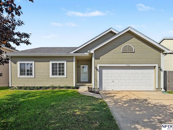 7312 S 182 Street, Omaha, NE 68136