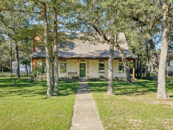 226 Cedar Hills DR, Elgin, TX 78621