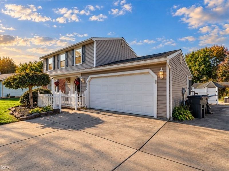 2594 Lydia Drive SW, Lordstown, OH 44481 Photo 3
