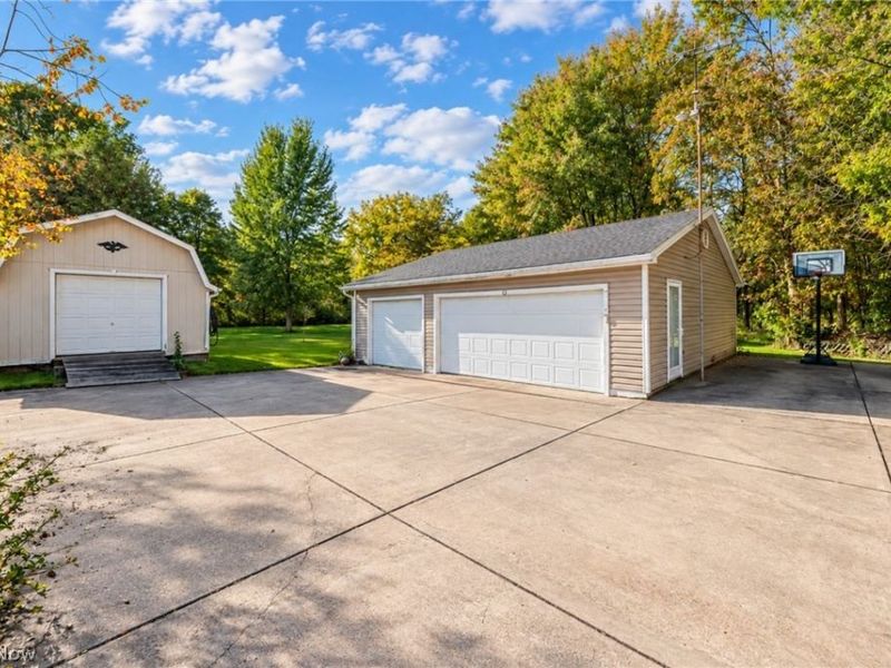 2594 Lydia Drive SW, Lordstown, OH 44481 Photo 5