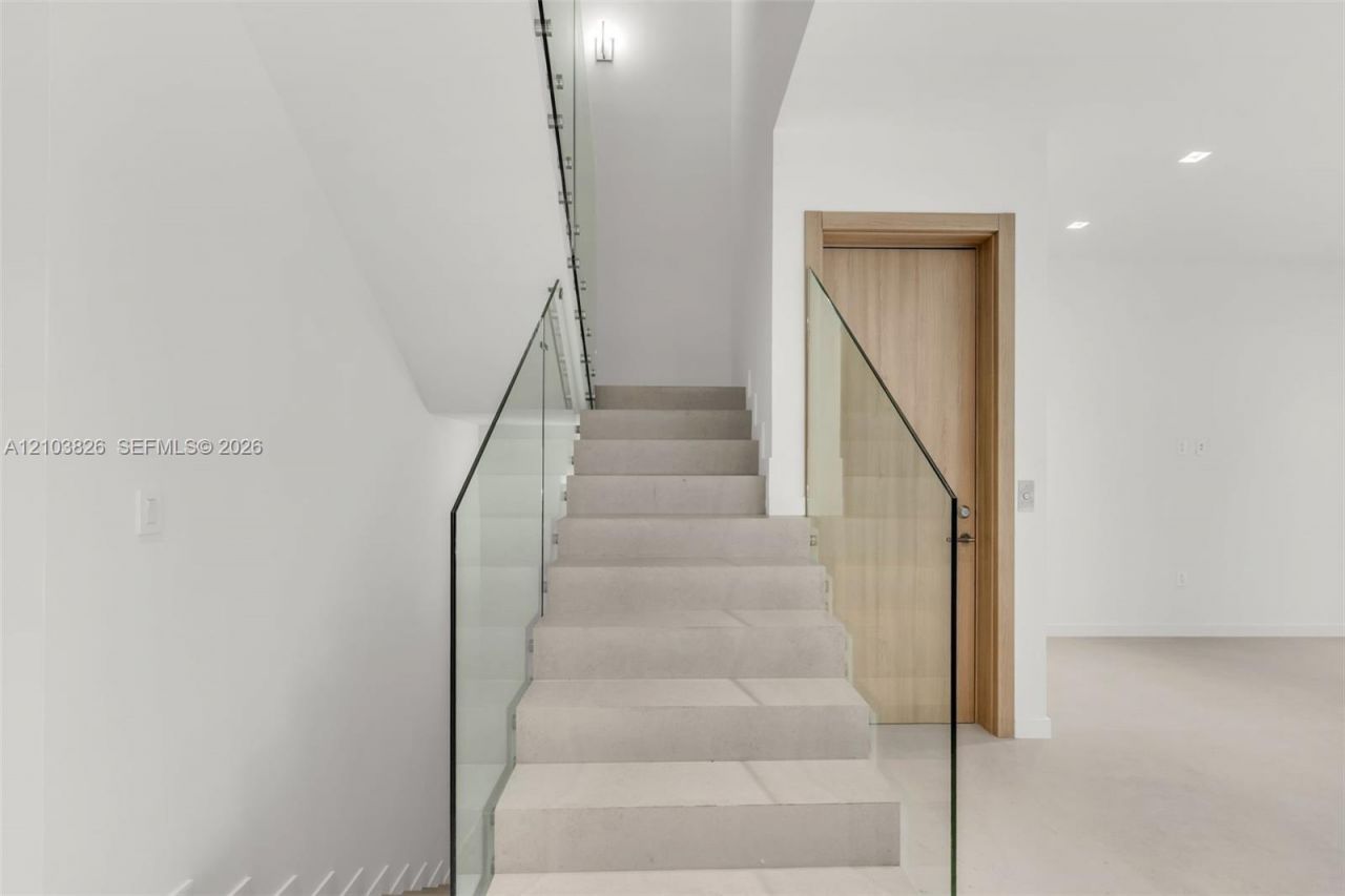 3171 Matilda St, Unit 3173, Coconut Grove, FL 33133 Photo