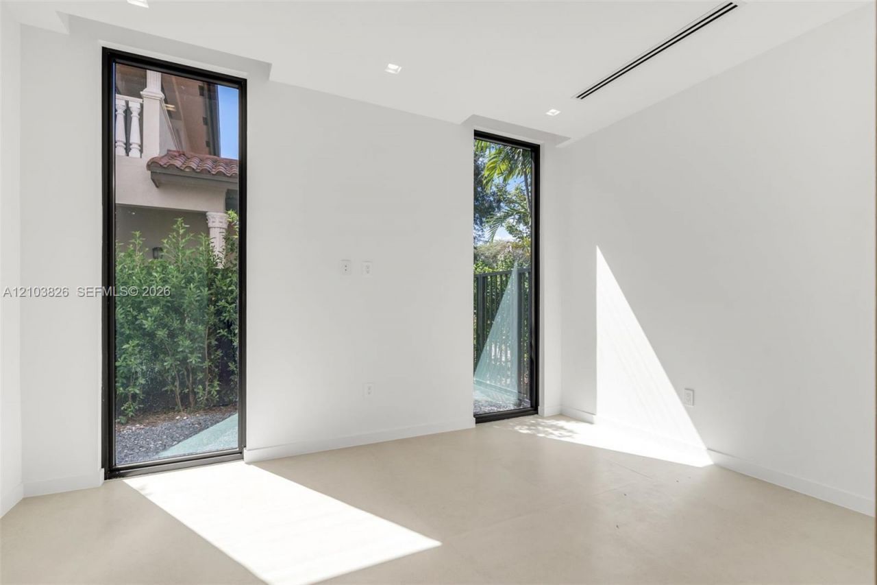 3171 Matilda St, Unit 3173, Coconut Grove, FL 33133 Photo