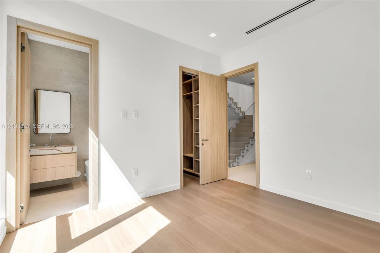 3171 Matilda St, Unit 3173, Coconut Grove, FL 33133 Photo