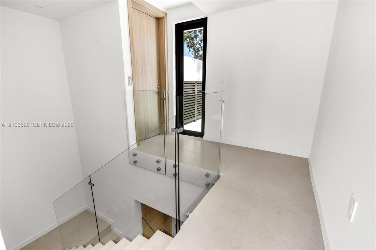 3171 Matilda St, Unit 3173, Coconut Grove, FL 33133 Photo