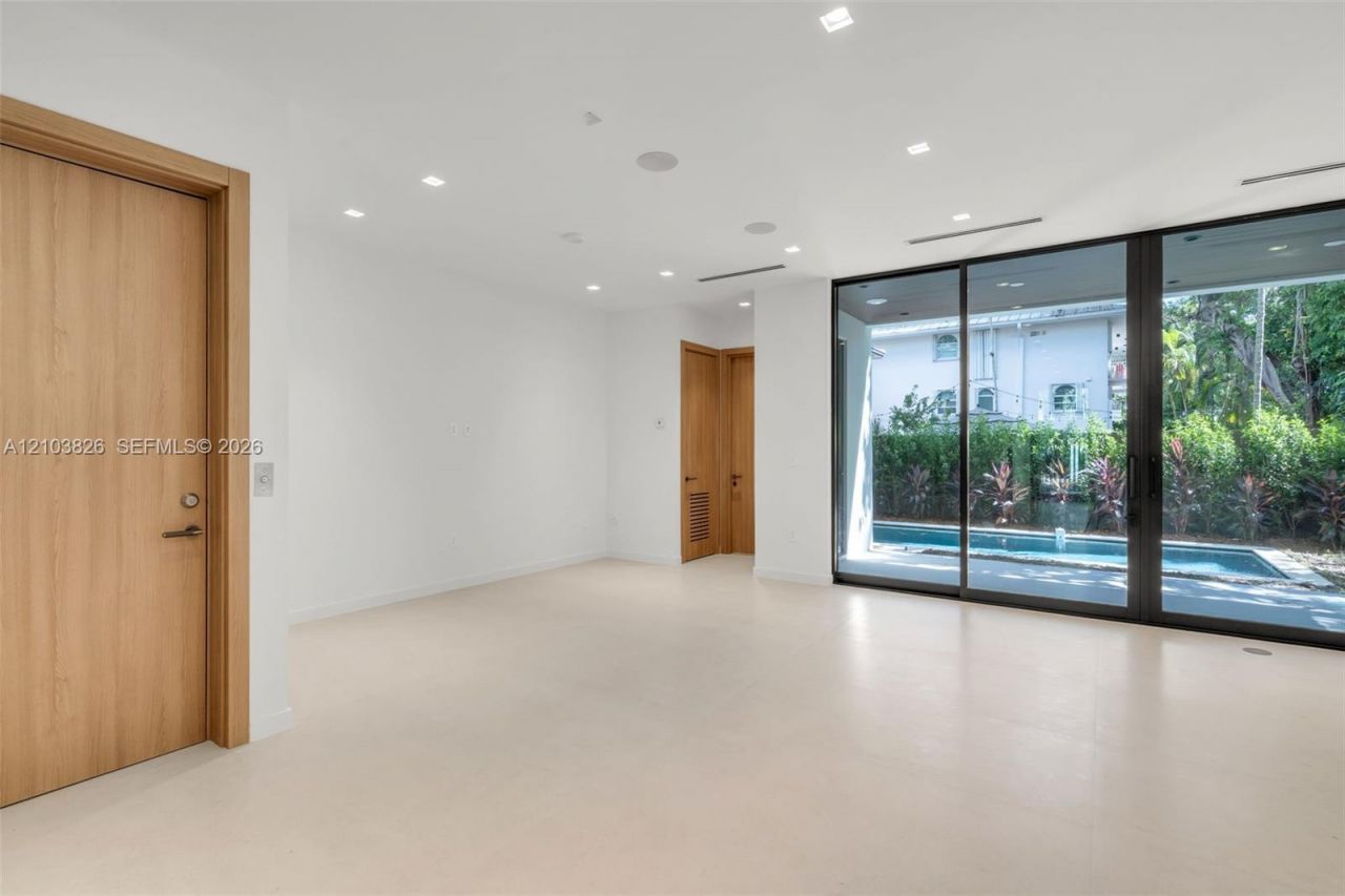 3171 Matilda St, Unit 3173, Coconut Grove, FL 33133 Photo
