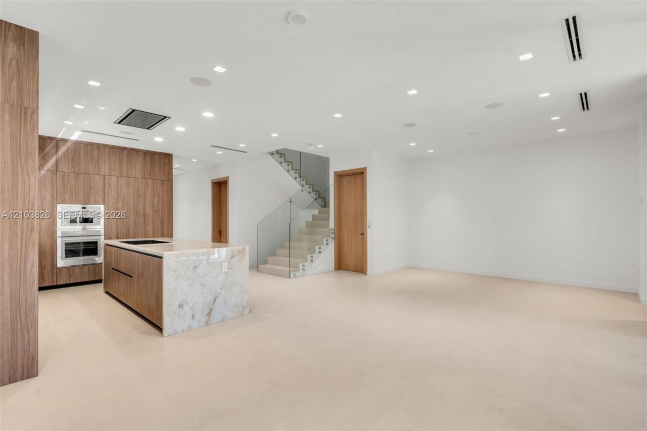 3171 Matilda St, Unit 3173, Coconut Grove, FL 33133 Photo
