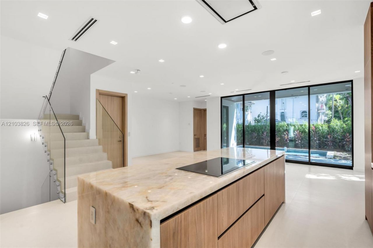 3171 Matilda St, Unit 3173, Coconut Grove, FL 33133 Photo