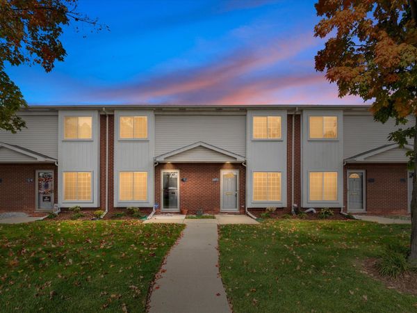 4957 Crooks Road, Royal Oak, MI 48073