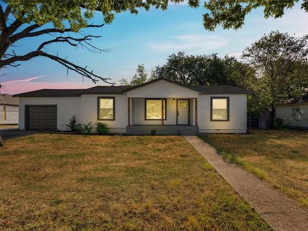 4548 Hodgkins Road, Lake Worth, TX 76135