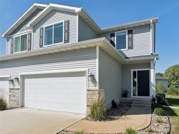 120 Keeneland Court, Pleasant Hill, IA 50327
