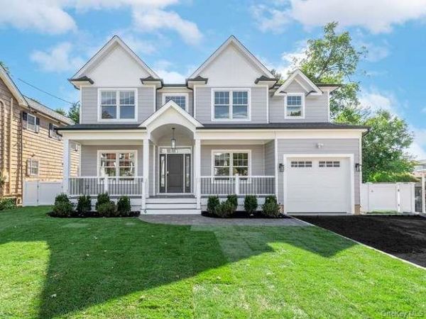 16 2nd Avenue, Port Washington, NY 11050