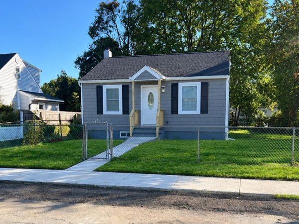 6 E Booker Avenue , Wyandanch, NY 11798