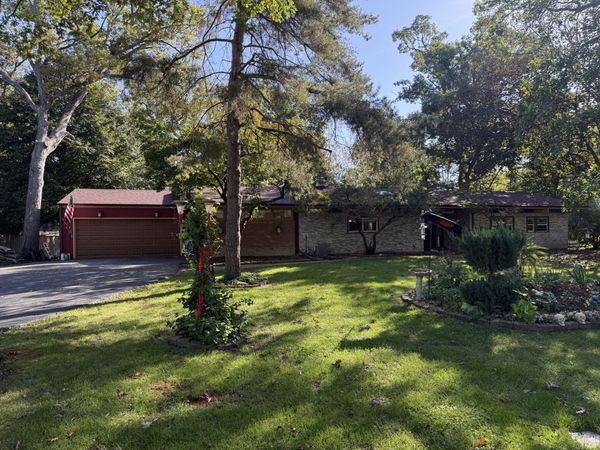 6N081 Hillcrest Drive , Medinah, IL 60157