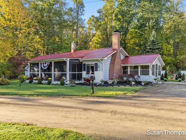 8621 Beachler Road NE, Greenville, MI 48838